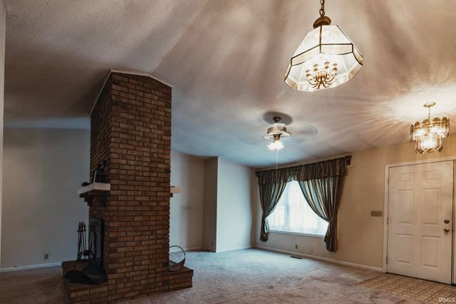 2541 Malibu Drive, Evansville, IN 47725