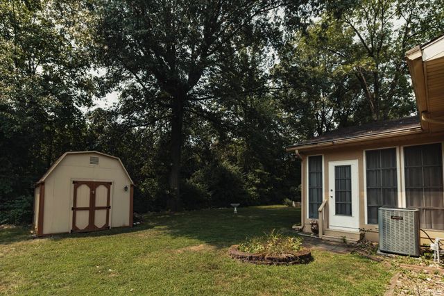 2541 Malibu Drive, Evansville, IN 47725