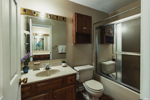 2541 Malibu Drive, Evansville, IN 47725