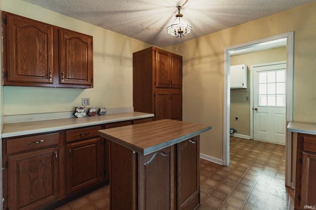 2541 Malibu Drive, Evansville, IN 47725
