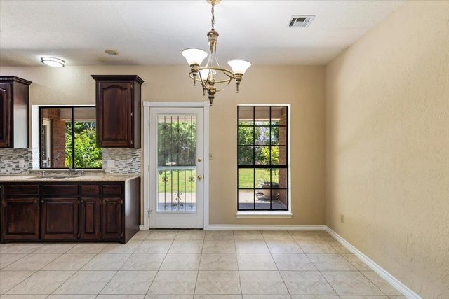 2401 NW 68th St, Lawton, OK 73505