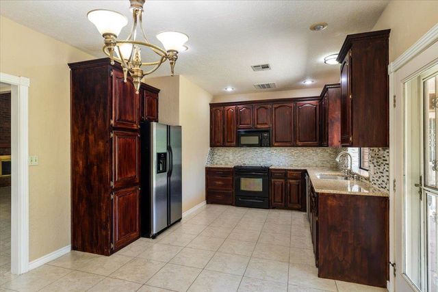 2401 NW 68th St, Lawton, OK 73505