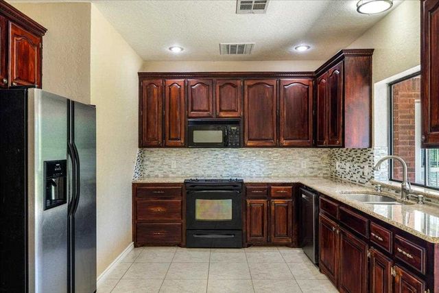 2401 NW 68th St, Lawton, OK 73505