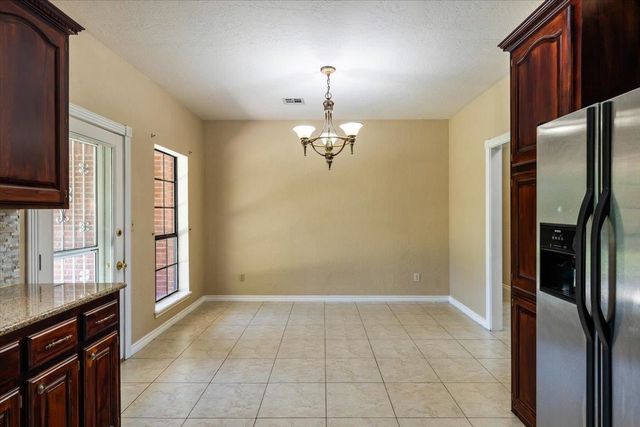 2401 NW 68th St, Lawton, OK 73505