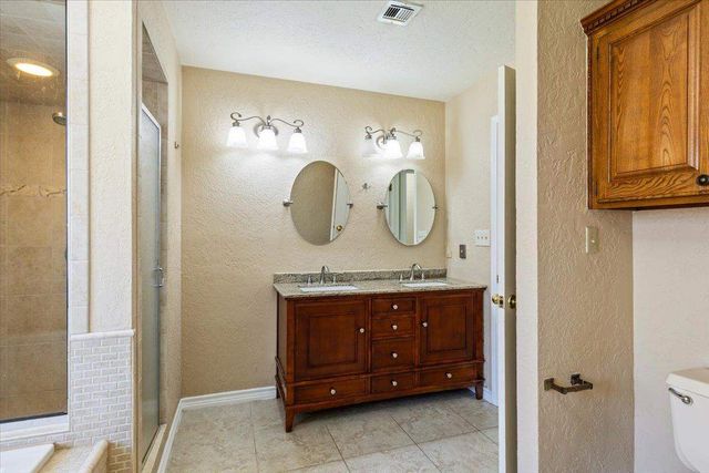 2401 NW 68th St, Lawton, OK 73505