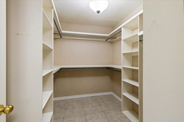 2401 NW 68th St, Lawton, OK 73505