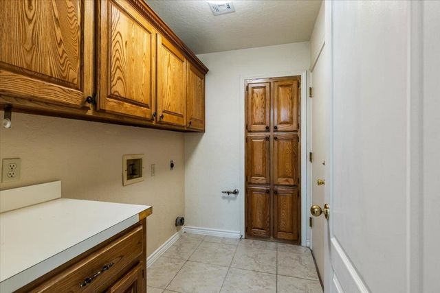 2401 NW 68th St, Lawton, OK 73505