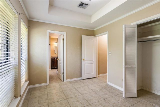 2401 NW 68th St, Lawton, OK 73505