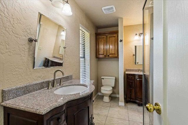 2401 NW 68th St, Lawton, OK 73505