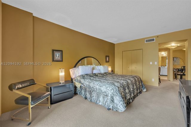 20281 E Country Club Dr 305, Aventura, FL 33180