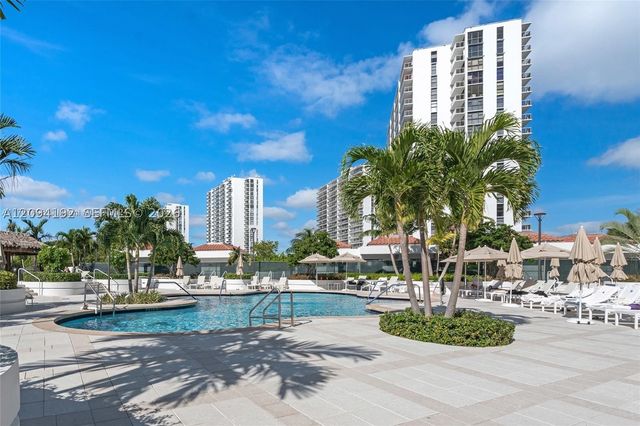 20281 E Country Club Dr 305, Aventura, FL 33180