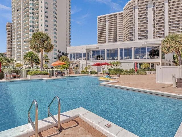 20281 E Country Club Dr 305, Aventura, FL 33180