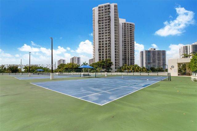 20281 E Country Club Dr 305, Aventura, FL 33180