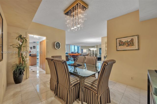 20281 E Country Club Dr 305, Aventura, FL 33180