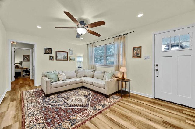 2000 Brenda Avenue, Denison, TX 75020