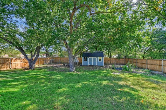2000 Brenda Avenue, Denison, TX 75020