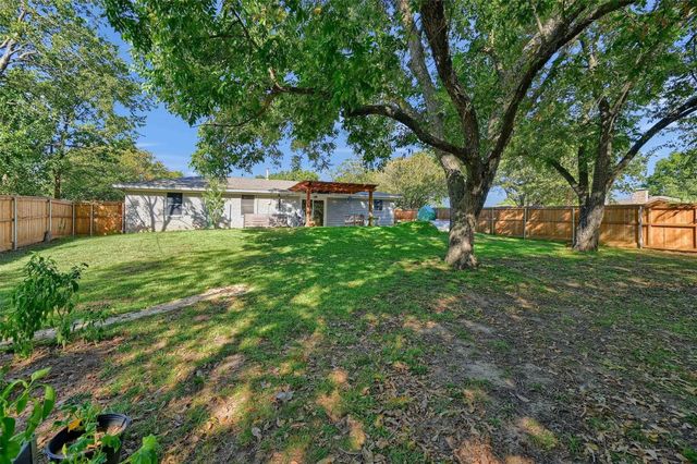 2000 Brenda Avenue, Denison, TX 75020