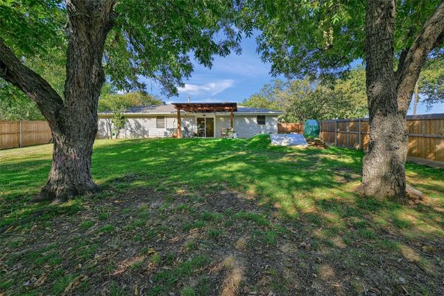 2000 Brenda Avenue, Denison, TX 75020