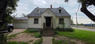 1811 Pine St, Harper, KS 67058