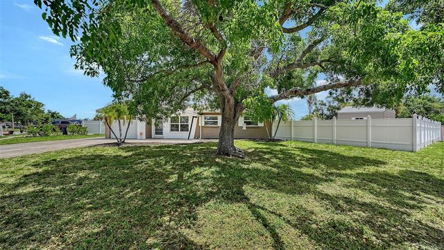 3681 STOKES DR DRIVE, Sarasota, FL 34232