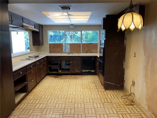 22235 Parthenia Street, Canoga Park, CA 91304