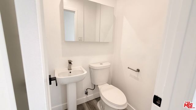 10554 Lanark Street, Los Angeles, CA 91352