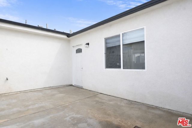 10554 Lanark Street, Los Angeles, CA 91352