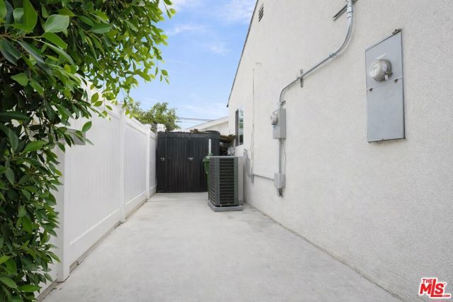10554 Lanark Street, Los Angeles, CA 91352
