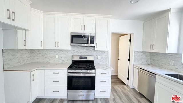 10554 Lanark Street, Los Angeles, CA 91352