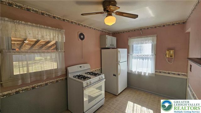 301 Tobias Drive, Hellertown Boro, PA 18055