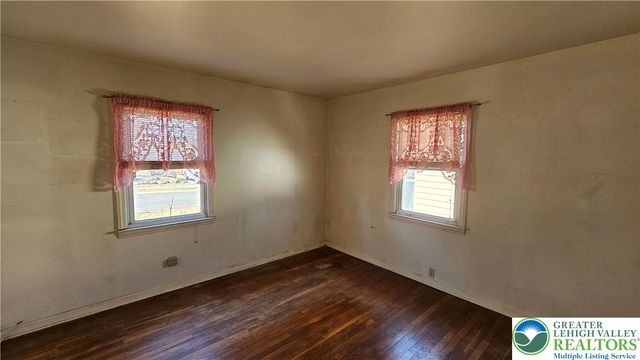 301 Tobias Drive, Hellertown Boro, PA 18055