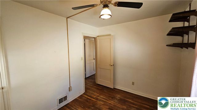 301 Tobias Drive, Hellertown Boro, PA 18055