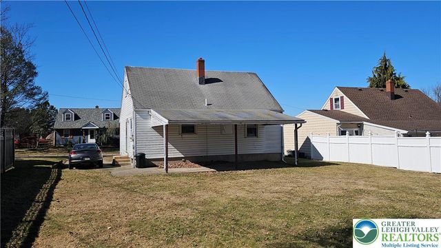 301 Tobias Drive, Hellertown Boro, PA 18055