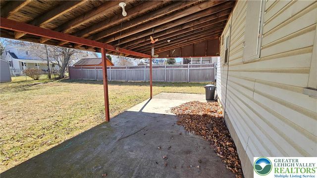 301 Tobias Drive, Hellertown Boro, PA 18055