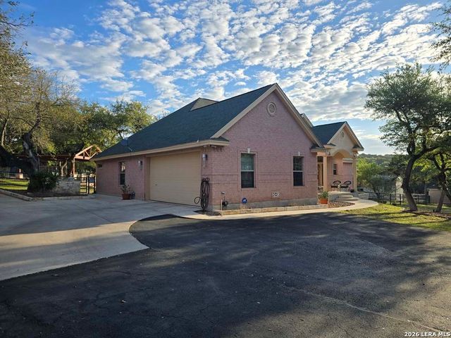 184 Stockman, Spring Branch, TX 78070