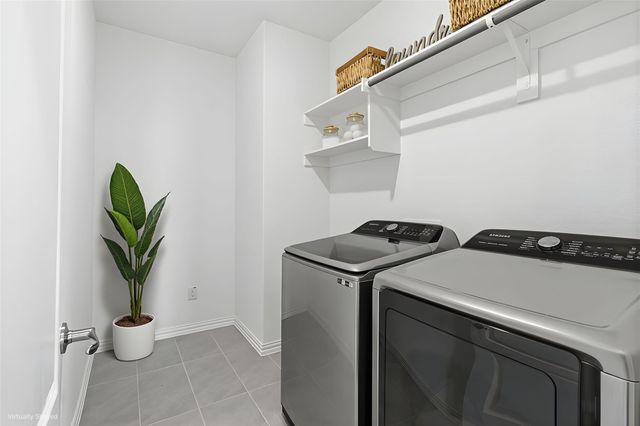 316 Clearlake DR, Hutto, TX 78634