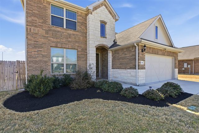 316 Clearlake DR, Hutto, TX 78634