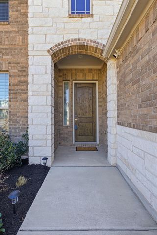 316 Clearlake DR, Hutto, TX 78634