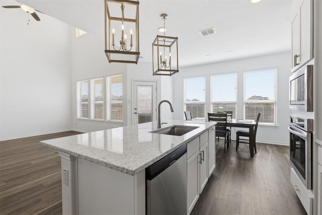 316 Clearlake DR, Hutto, TX 78634