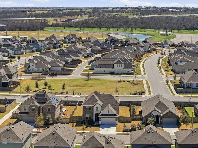 316 Clearlake DR, Hutto, TX 78634