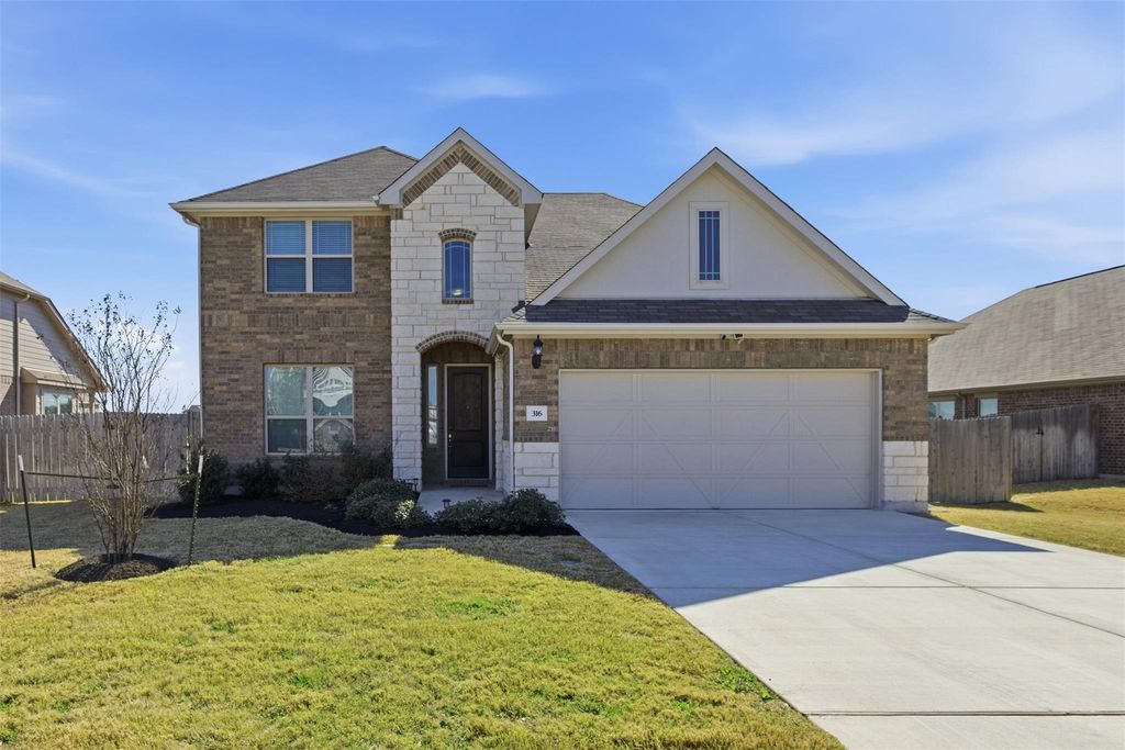 316 Clearlake DR, Hutto, TX 78634