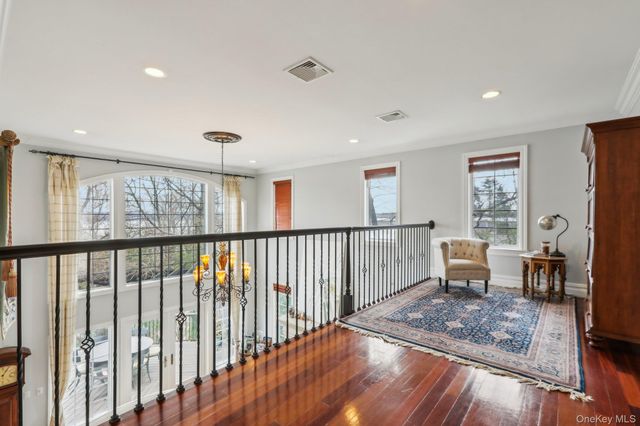 2 Tompkins Court, Nyack, NY 10960