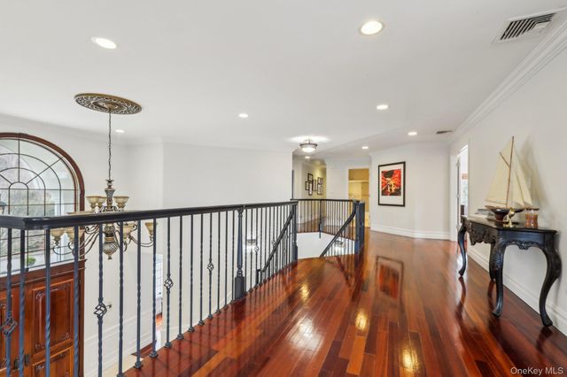 2 Tompkins Court, Nyack, NY 10960