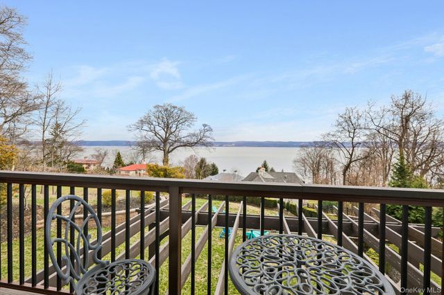 2 Tompkins Court, Nyack, NY 10960