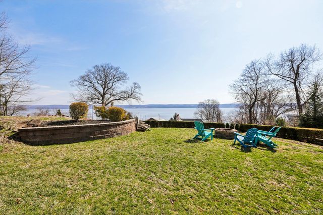 2 Tompkins Court, Nyack, NY 10960