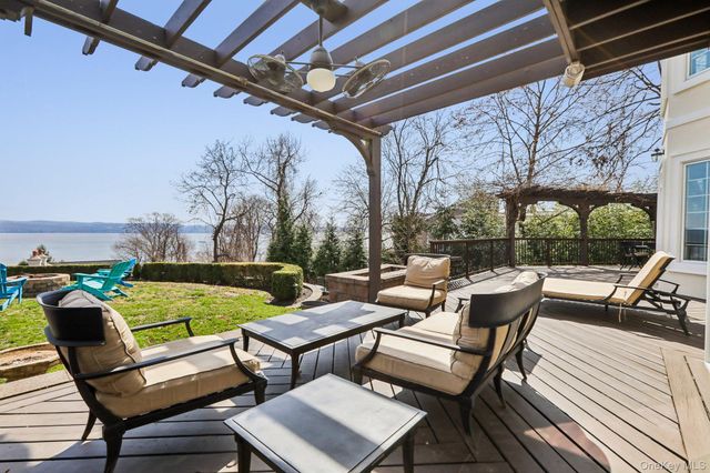 2 Tompkins Court, Nyack, NY 10960