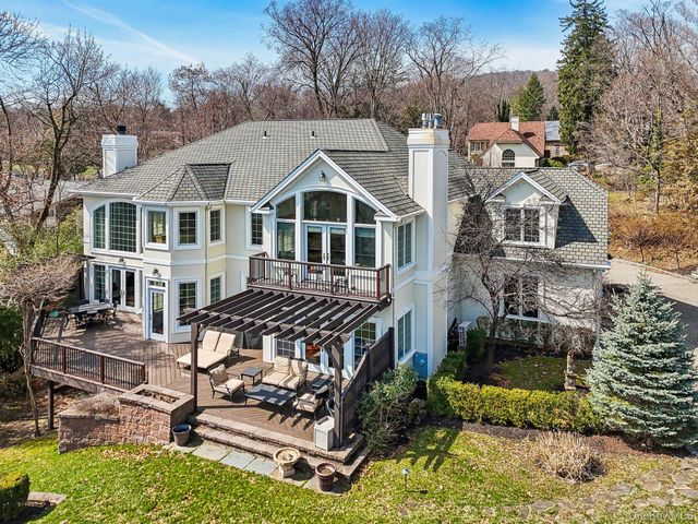 2 Tompkins Court, Nyack, NY 10960