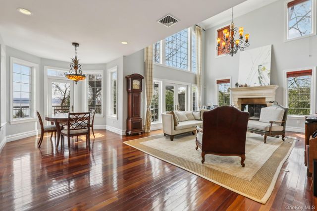 2 Tompkins Court, Nyack, NY 10960