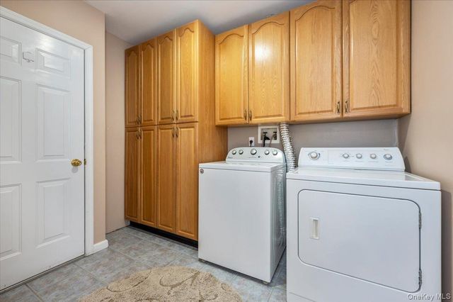 6 Robert Lane, Middle Island, NY 11953