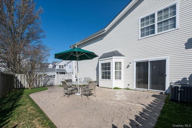 6 Robert Lane, Middle Island, NY 11953